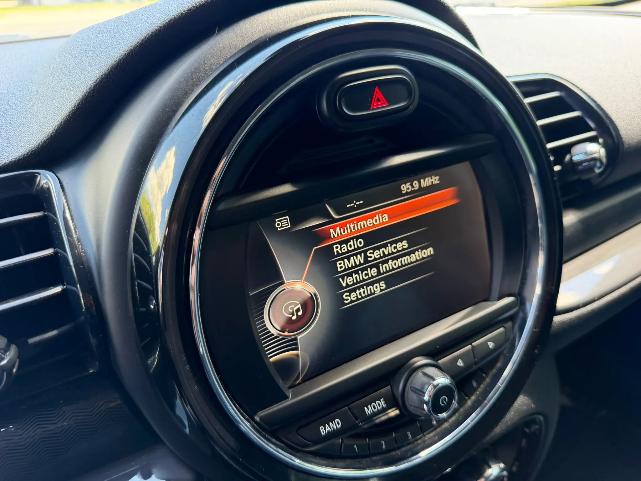 Used 2016 MINI Cooper Clubman FWD image 26