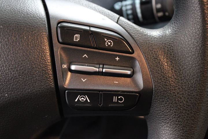 Used 2023 Hyundai Kona SEL image 30