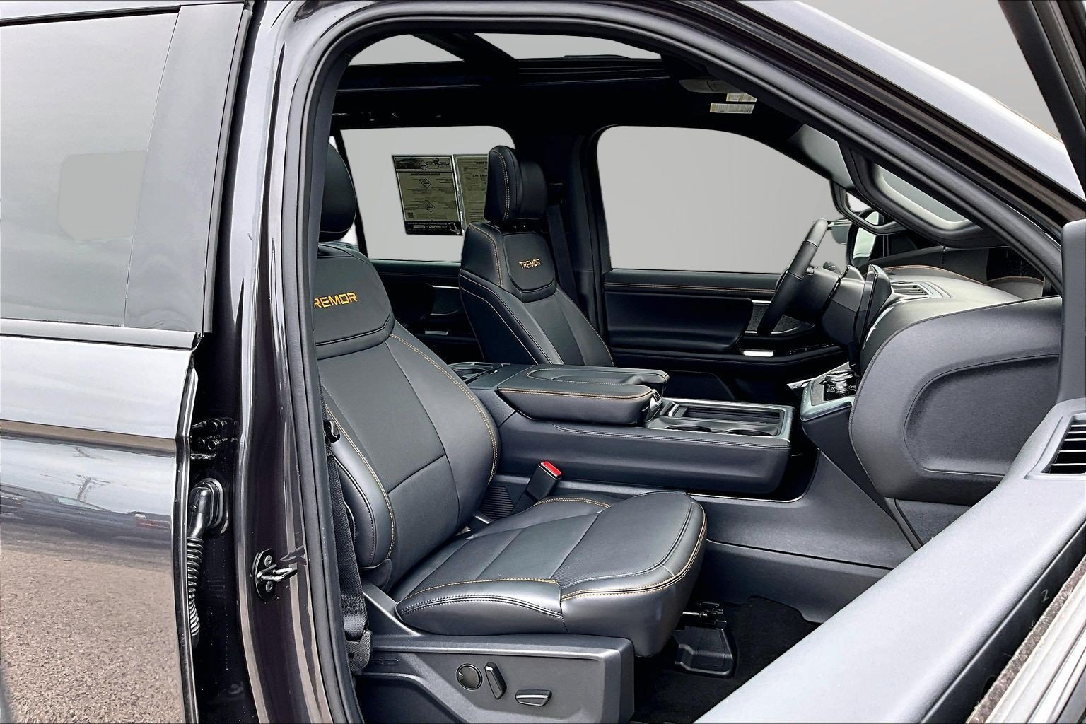 Used 2025 Ford Expedition Tremor AWD/4WD image 7