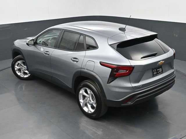 Used 2025 Chevrolet Trax LS w/ LS Convenience Package image 33