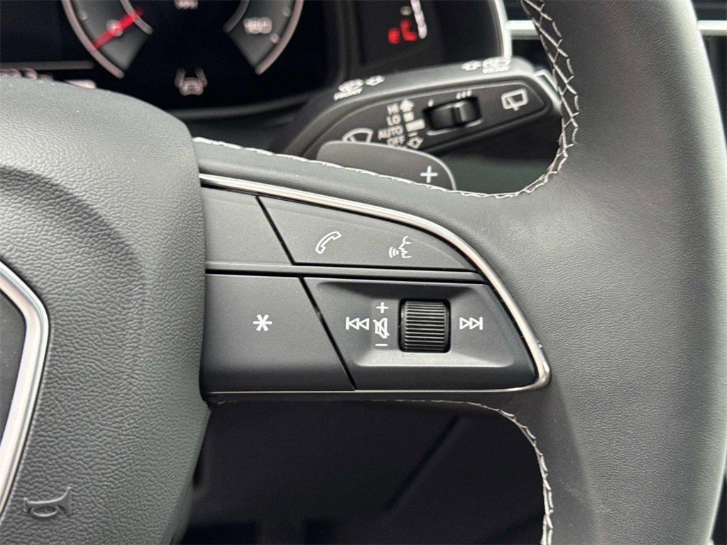 Used 2025 Audi Q8 Premium Plus image 27