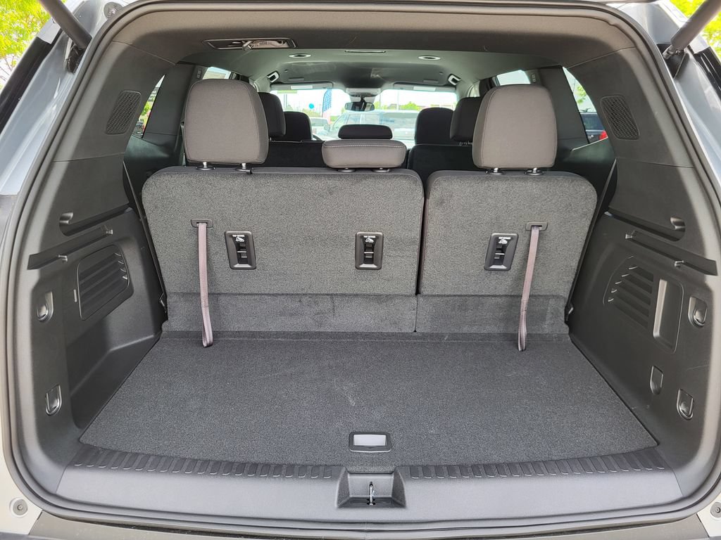New 2025 GMC Acadia Elevation w/ Black Edition AWD/4WD image 9
