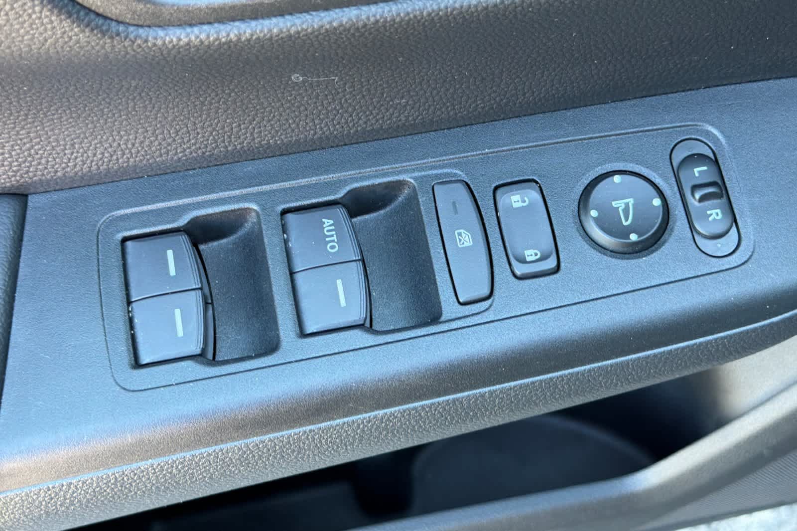 Used 2023 Honda CR-V LX image 15