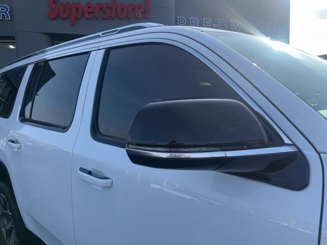 Used 2023 Jeep Wagoneer Series III w/ Preferred Equipment Group image 3