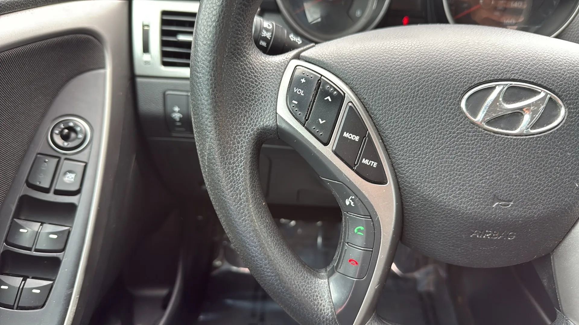 Used 2017 Hyundai Elantra GT FWD image 31