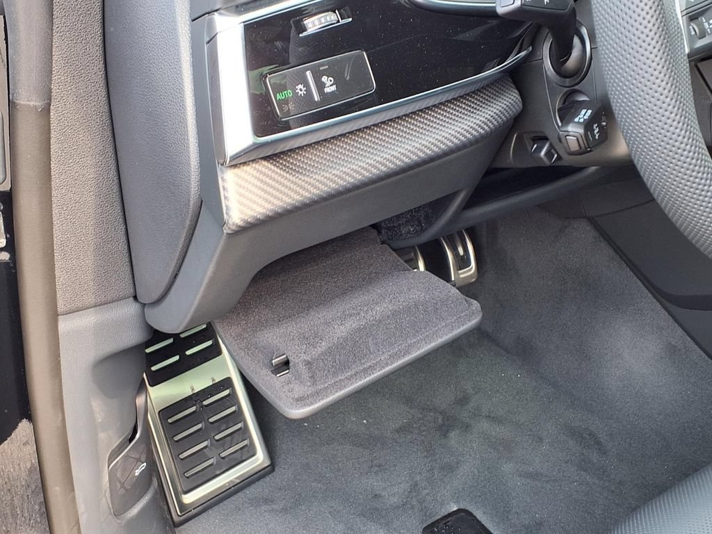 New 2027 Audi SQ8 Prestige AWD/4WD image 12
