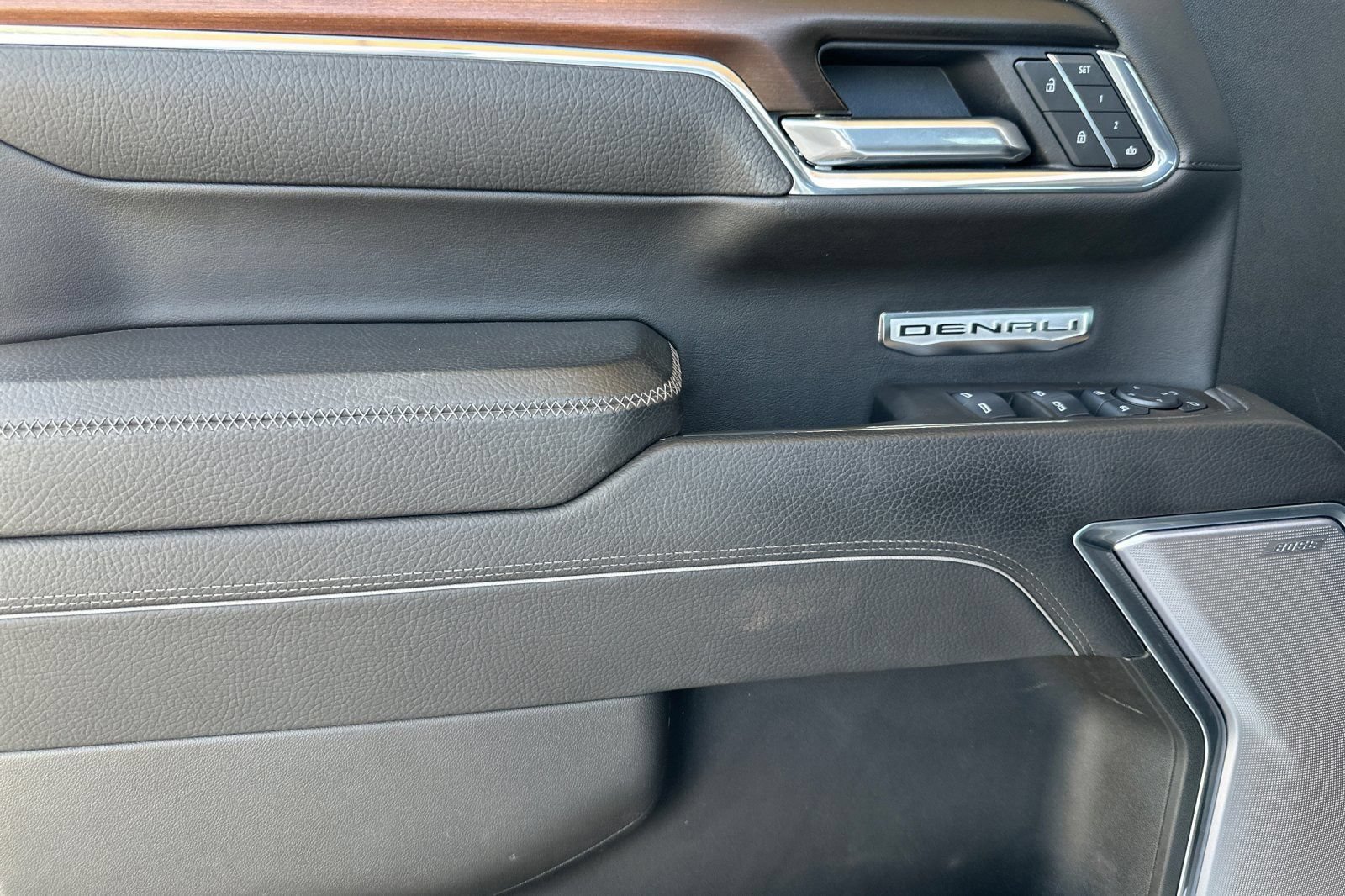 Certified 2025 GMC Sierra 1500 Denali AWD/4WD image 11