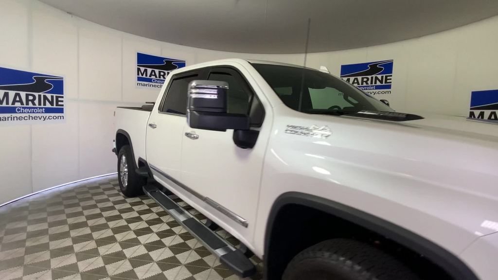 Used 2024 Chevrolet Silverado 2500 High Country w/ High Country Premium Package AWD/4WD image 4
