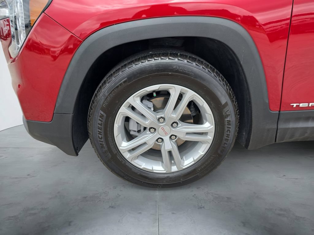 Used 2023 GMC Terrain SLE w/ Driver Convenience Package FWD image 17