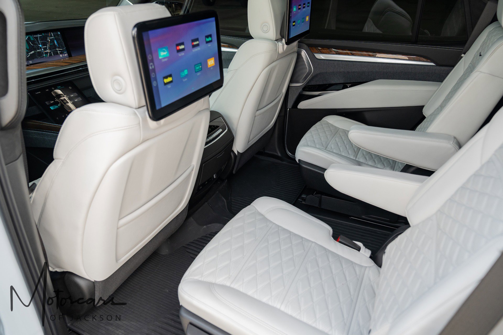 Used 2026 Cadillac Escalade Platinum Sport w/ LPO, ONYX Package AWD/4WD image 19