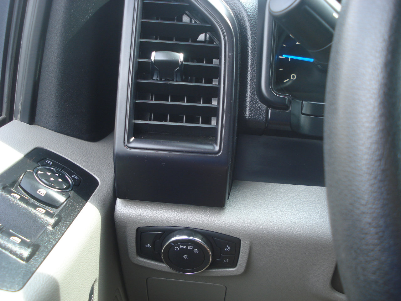 Used 2017 Ford F150 XL w/ Equipment Group 101A Mid image 33