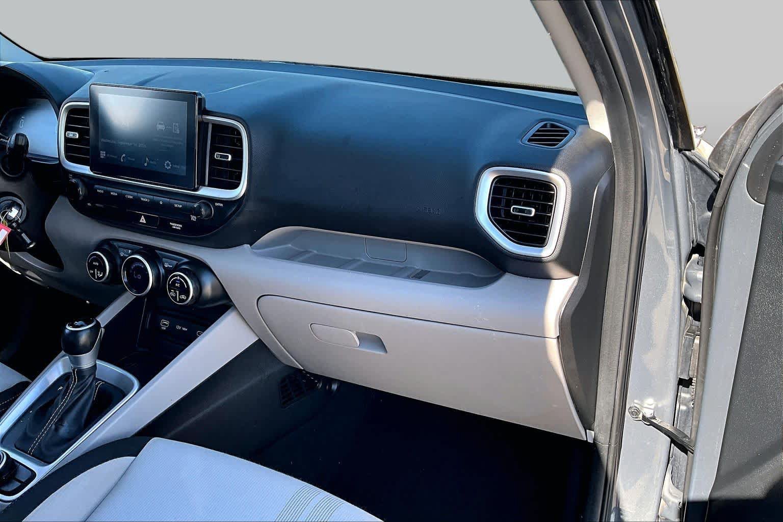 Certified 2023 Hyundai Venue SEL FWD image 19