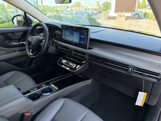 New 2026 Lincoln Corsair Premiere FWD image 19
