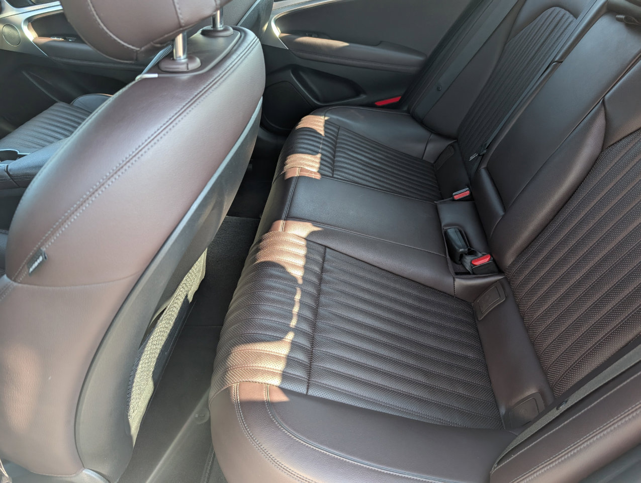 Used 2022 Genesis G70 2.0T w/ Prestige Package image 10