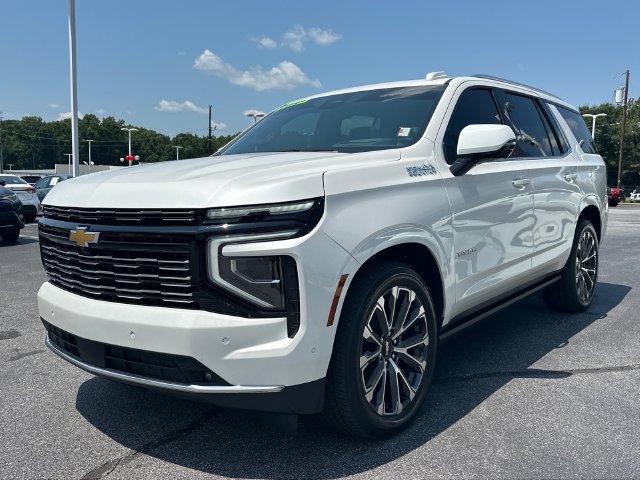 Used 2025 Chevrolet Tahoe High Country AWD/4WD image 9
