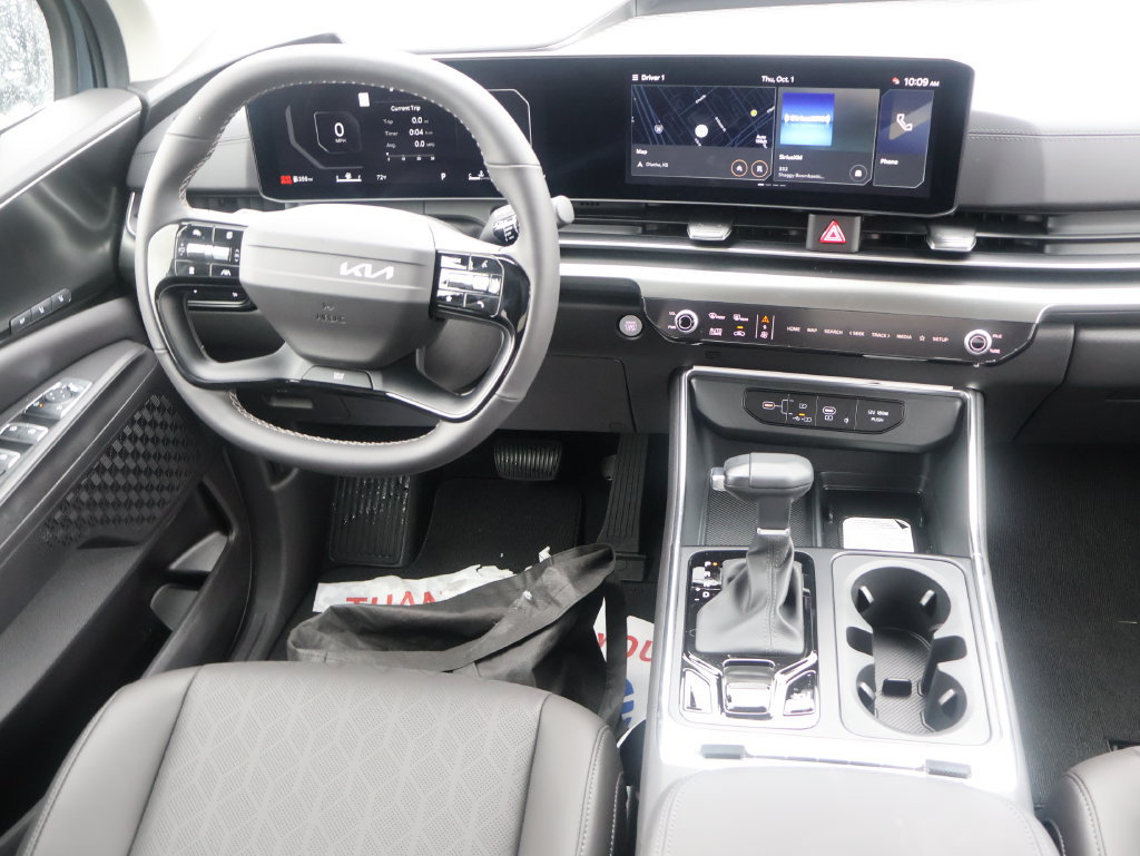 New 2027 Kia Carnival SX w/ Dark Edition Package FWD image 12