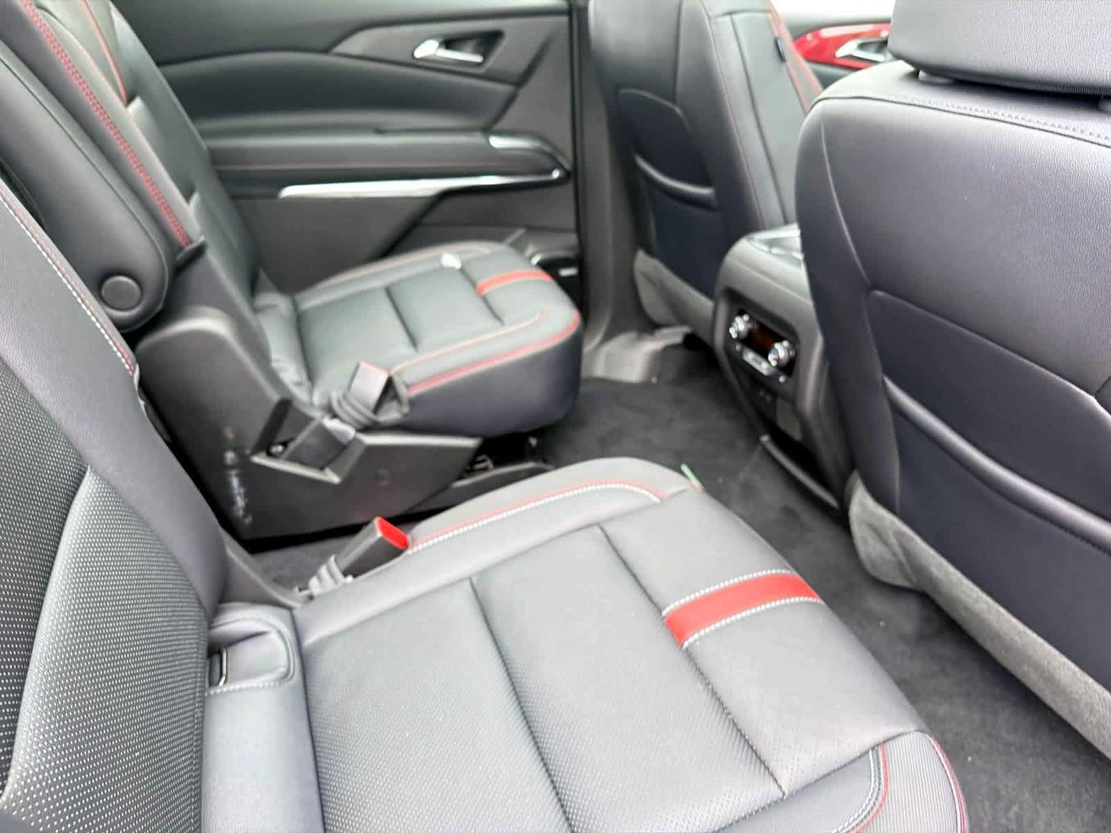 Used 2026 Chevrolet Traverse RS w/ LPO, Floor Liner Package AWD/4WD image 12