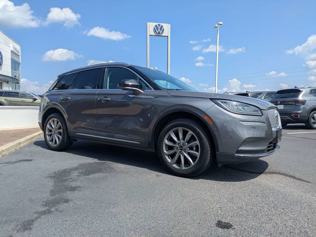 Used 2022 Lincoln Corsair AWD w/ Premium Package image 3