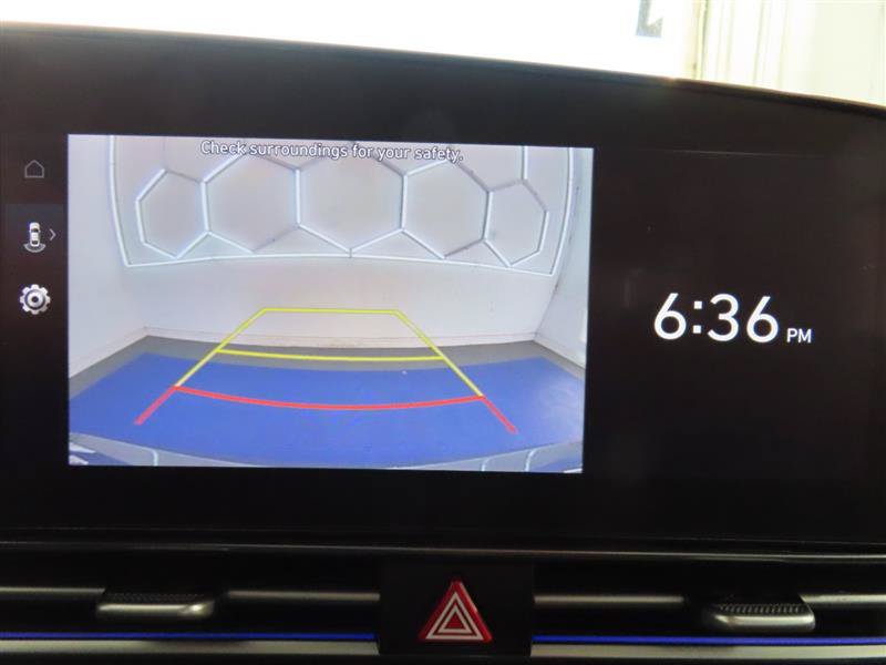 Used 2025 Hyundai Elantra SEL FWD image 25