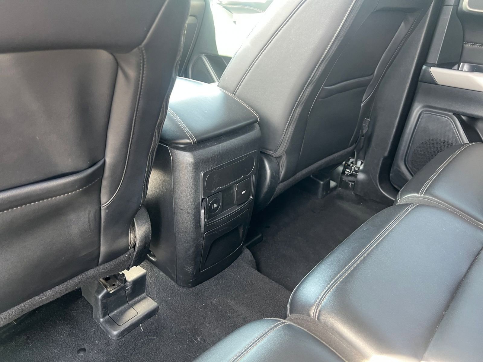 Used 2023 Ford Explorer XLT w/ Equipment Group 202A RWD image 25