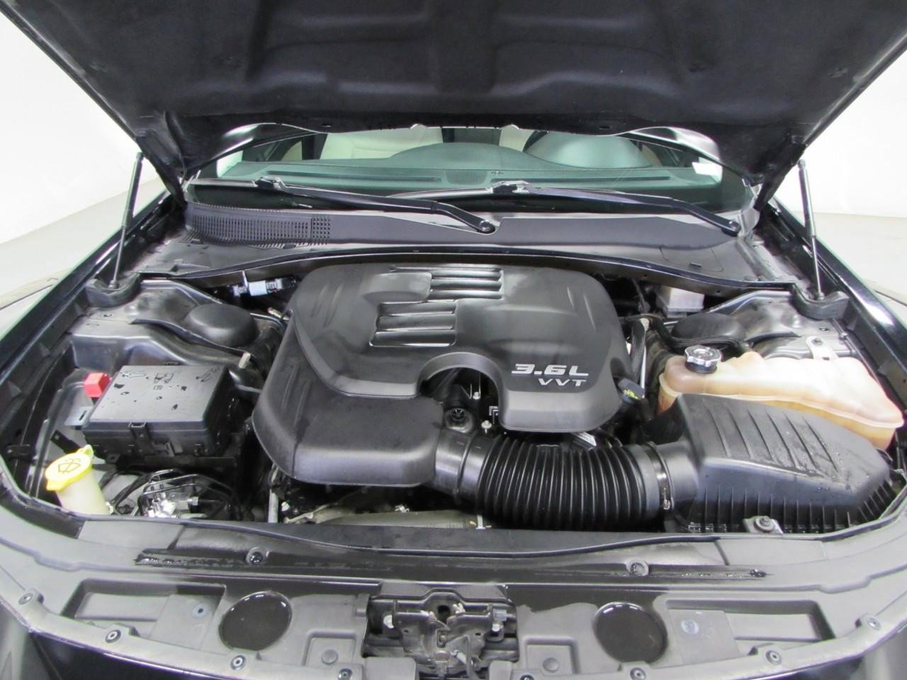 Used 2020 Chrysler 300 Touring image 10