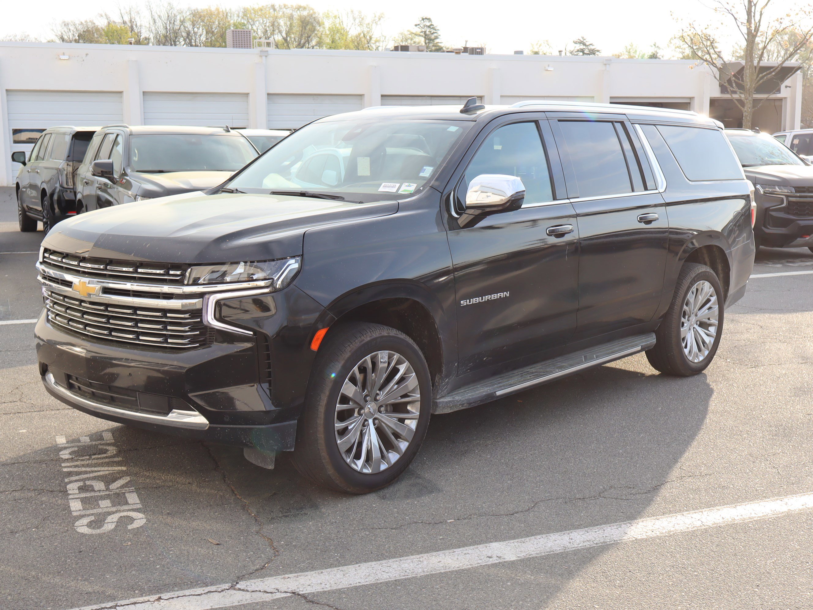 Used 2021 Chevrolet Suburban Premier w/ Premium Package image 5