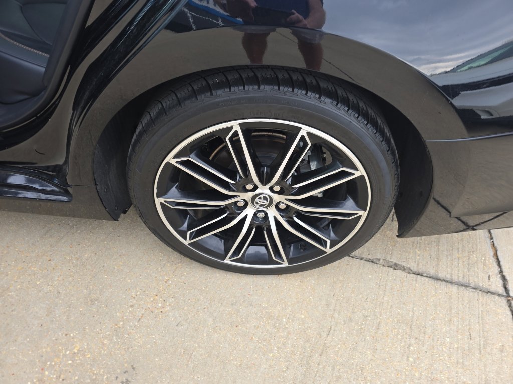 Used 2020 Toyota Avalon Touring w/ Advanced Safety Package image 12