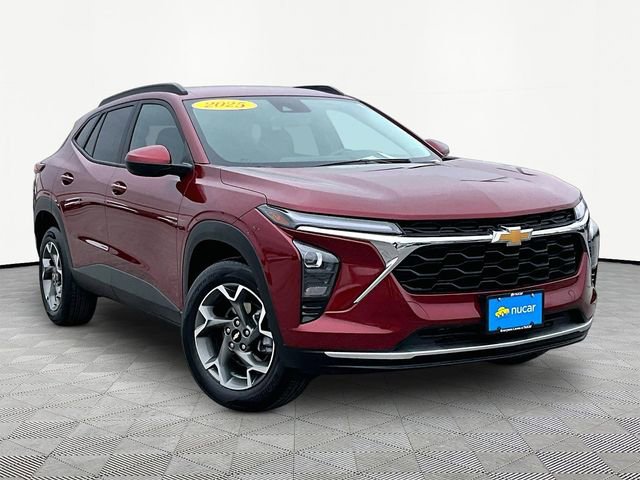 Used 2025 Chevrolet Trax LT w/ LT Convenience Package image 1