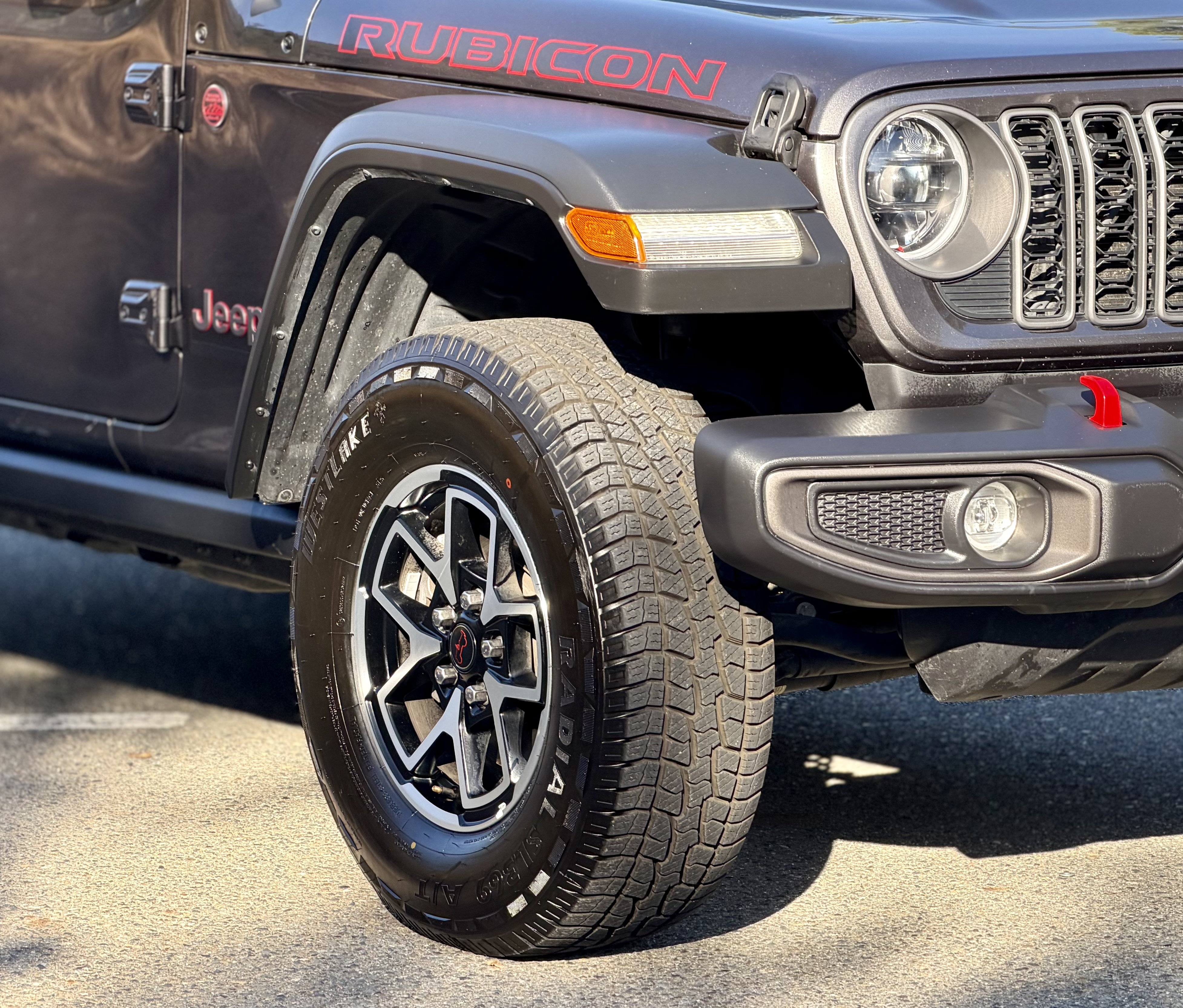 Used 2025 Jeep Wrangler Unlimited Rubicon AWD/4WD image 7