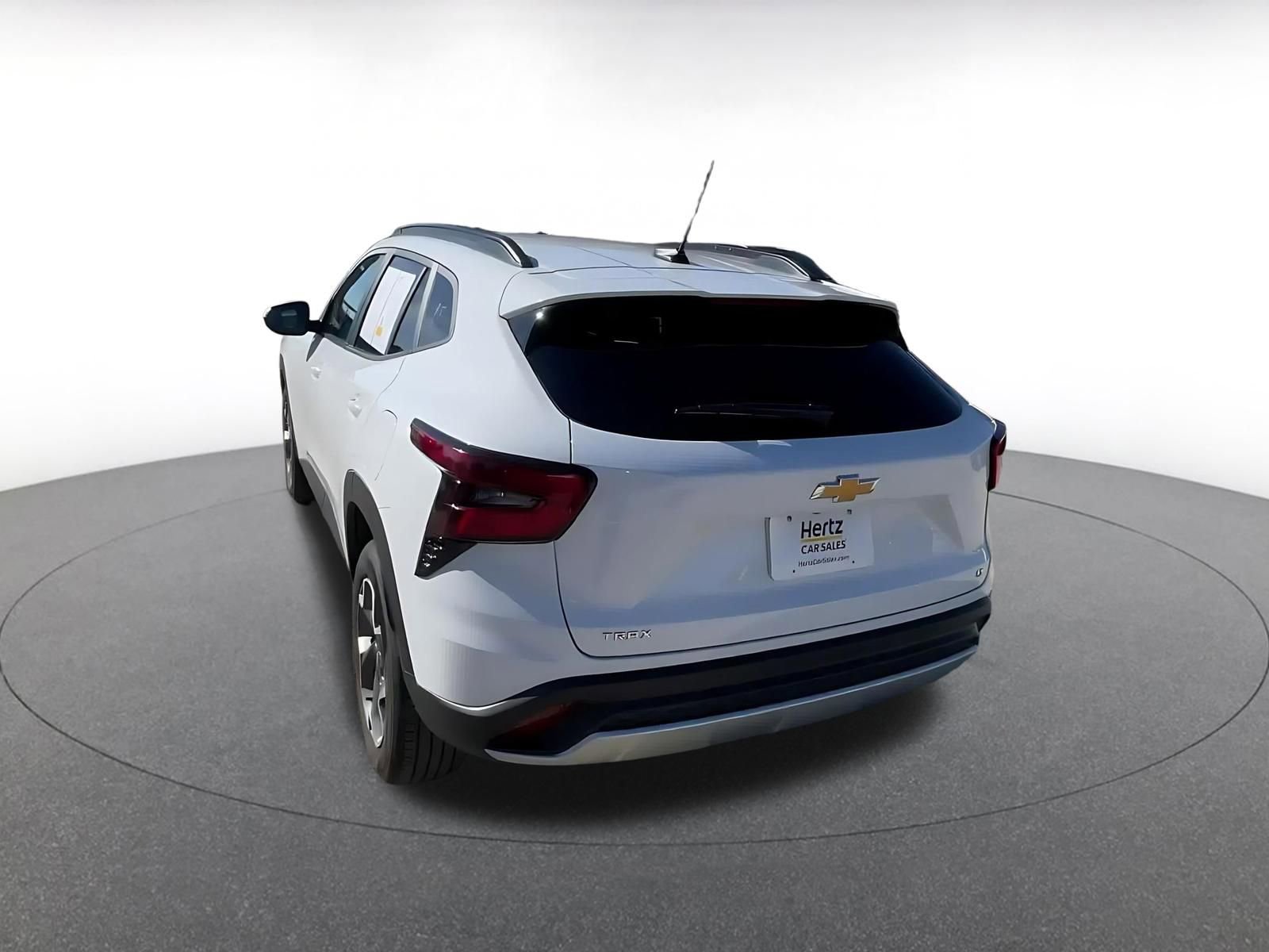 Used 2025 Chevrolet Trax LT image 11