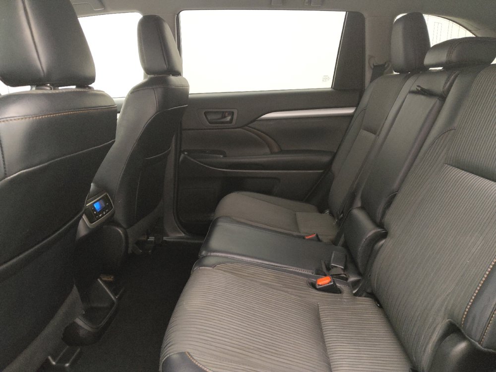 Used 2018 Toyota Highlander Plus w/ Protection Package #3 AWD/4WD image 18