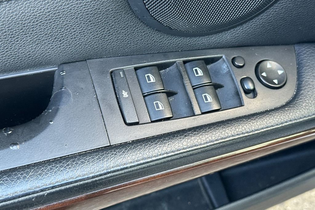 Used 2011 BMW 335i Sedan RWD image 11