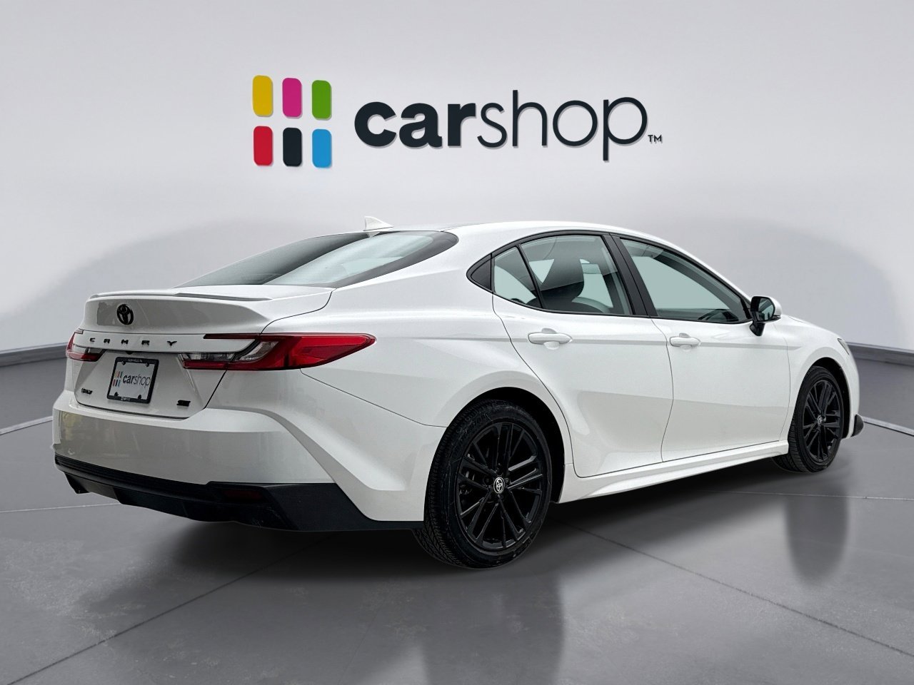 Used 2025 Toyota Camry SE w/ Multimedia Upgrade Package image 5