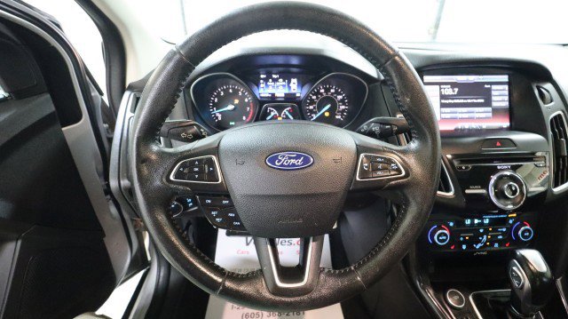 Used 2015 Ford Focus Titanium FWD image 19