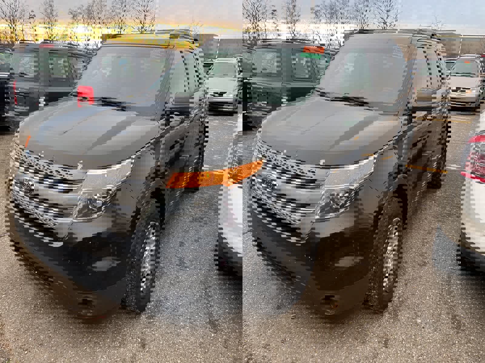 Used 2013 Ford Explorer 4WD w/ Class III Trailer Tow Pkg image 2