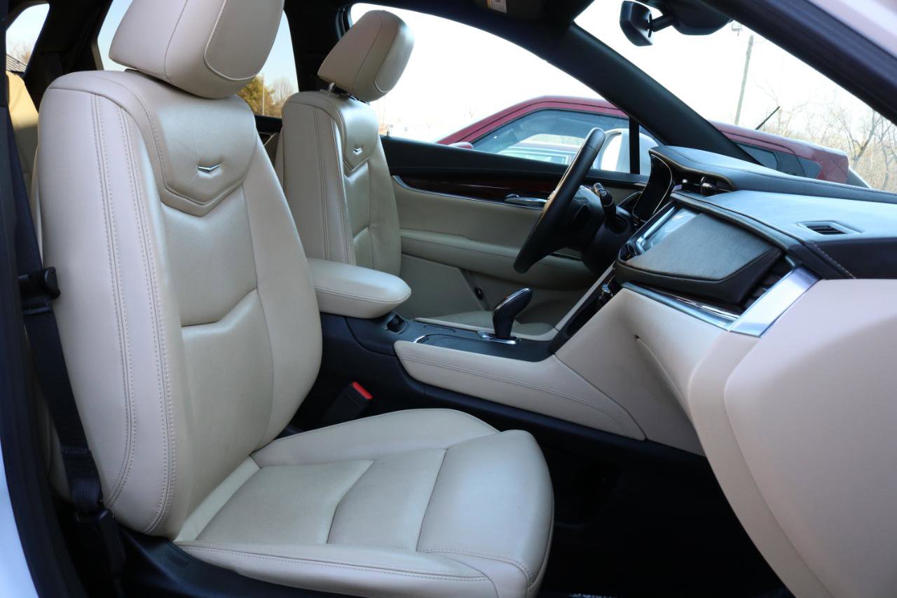 Used 2017 Cadillac XT5 Luxury w/ Driver Awareness Package FWD image 44