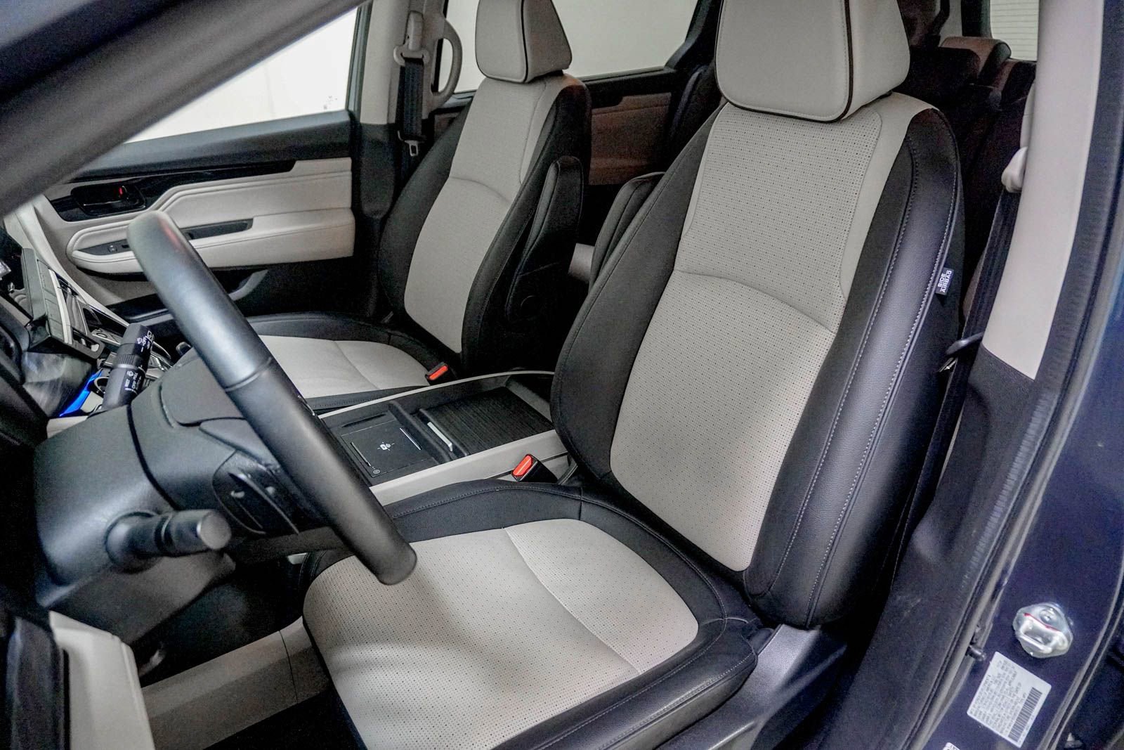 Used 2025 Honda Odyssey Elite image 20