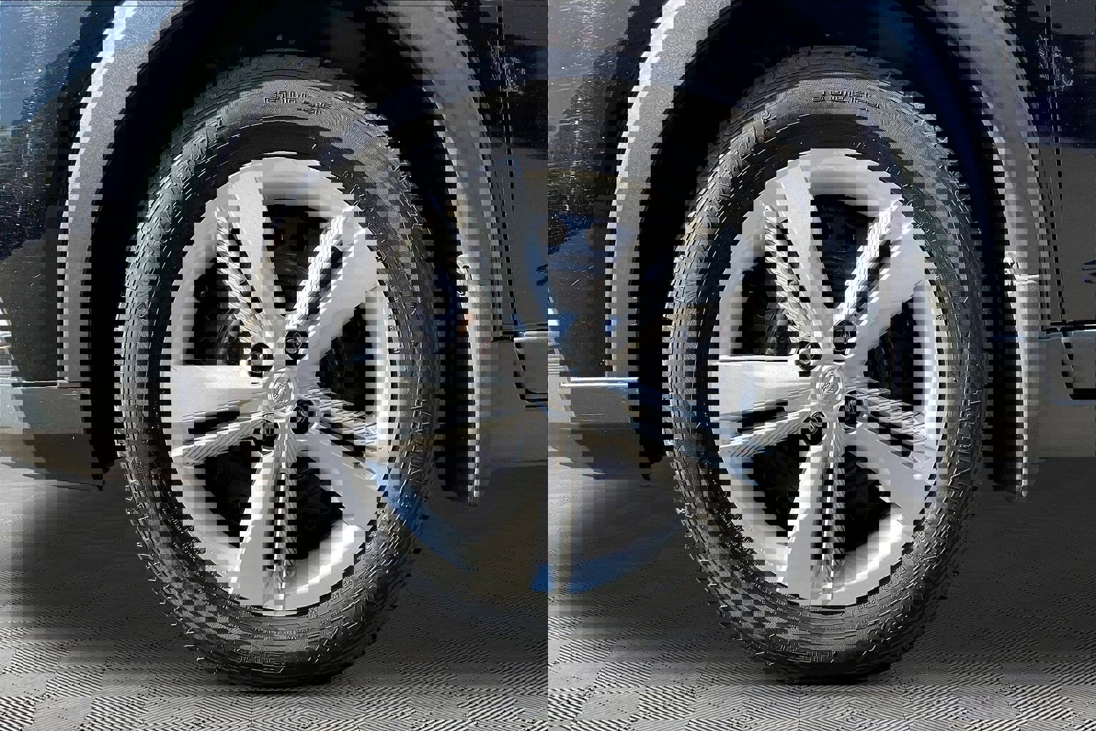 Used 2020 Nissan Kicks S FWD image 31