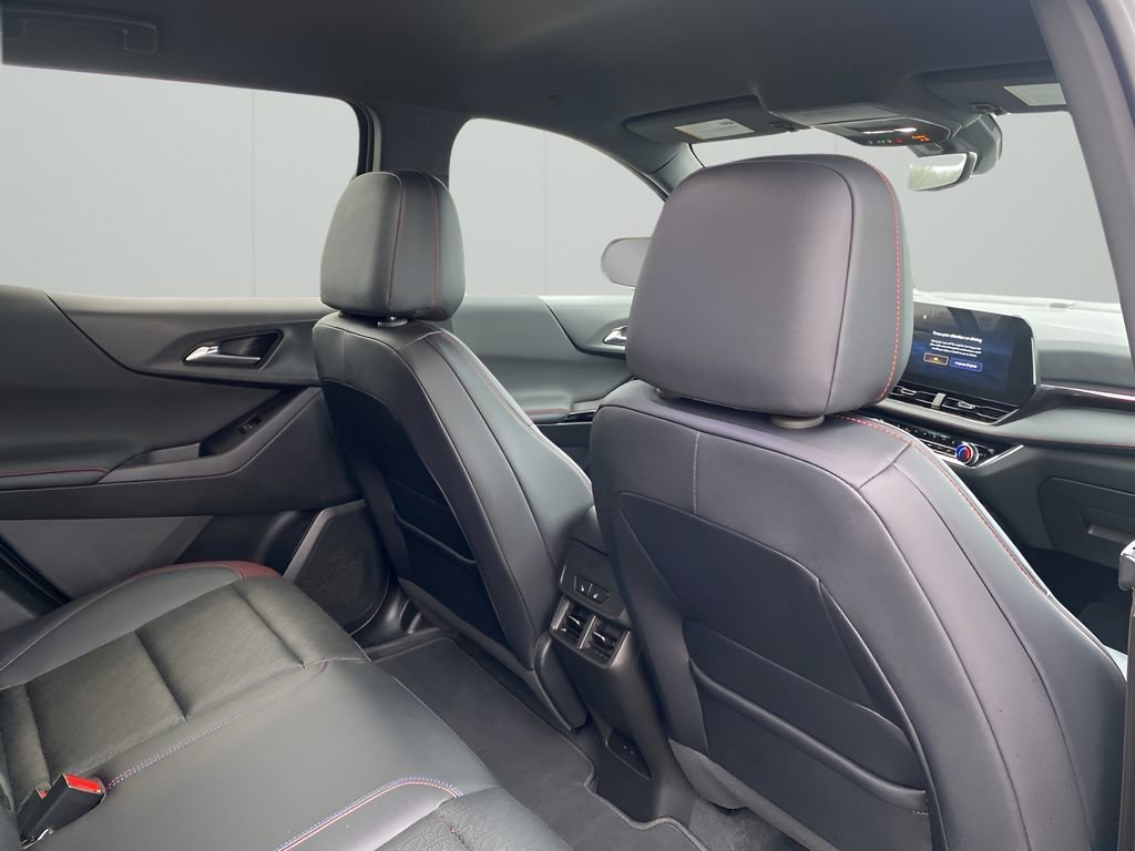 Used 2025 Chevrolet Equinox RS w/ Safety and Technology Package image 17
