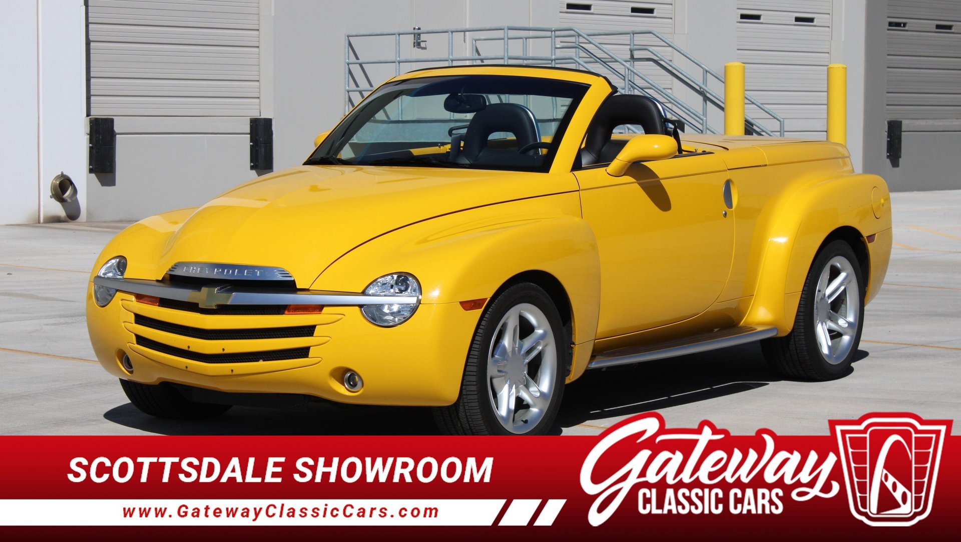 Used 2003 Chevrolet SSR w/ Preferred Equipment Group RWD image 1