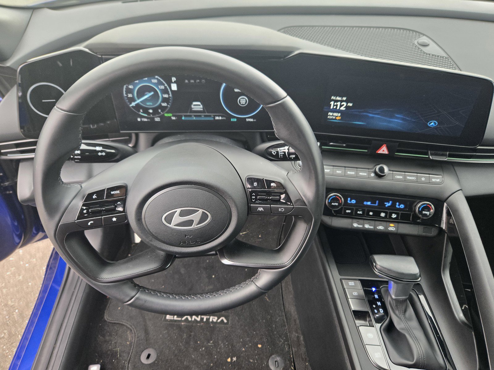 Used 2025 Hyundai Elantra SEL w/ Cargo Package image 27