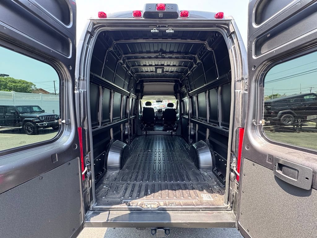 Used 2026 RAM ProMaster 3500 w/ Quick Order Package 22G SLT FWD image 7