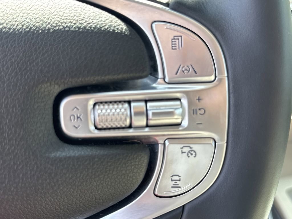 Used 2025 Genesis GV70 2.5T w/ Select Package image 25