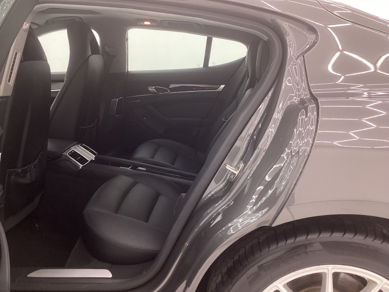 Used 2013 Porsche Panamera S RWD image 19