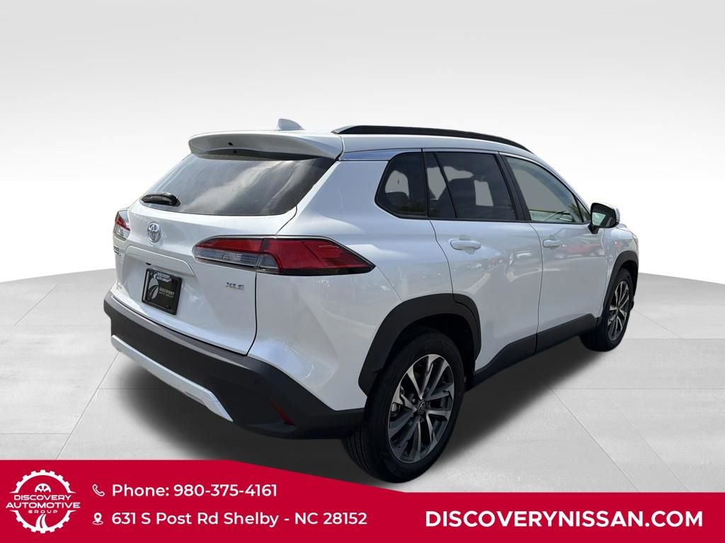 Used 2023 Toyota Corolla Cross XLE w/ Convenience Package FWD image 6