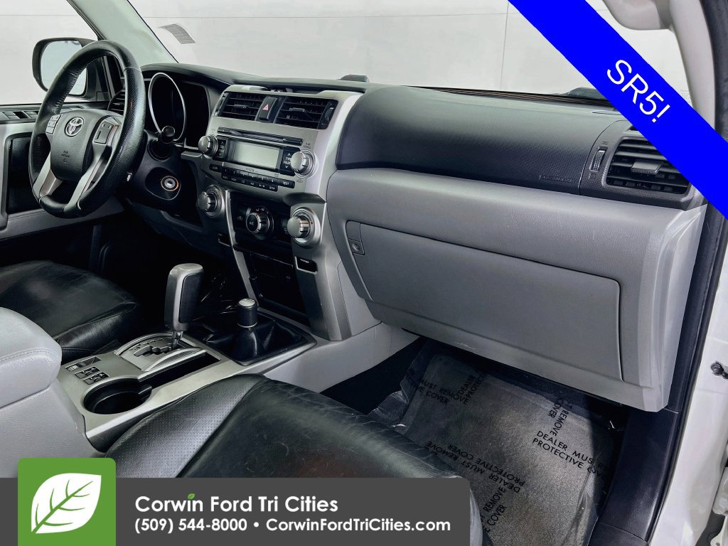 Used 2011 Toyota 4Runner SR5 w/ Premium Pkg w/Leather AWD/4WD image 28