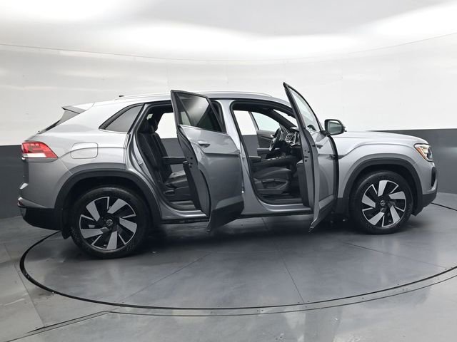 Used 2024 Volkswagen Atlas Cross Sport SE image 39