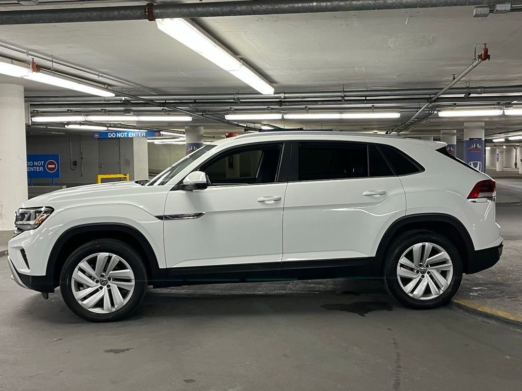 Used 2022 Volkswagen Atlas Cross Sport SE image 34