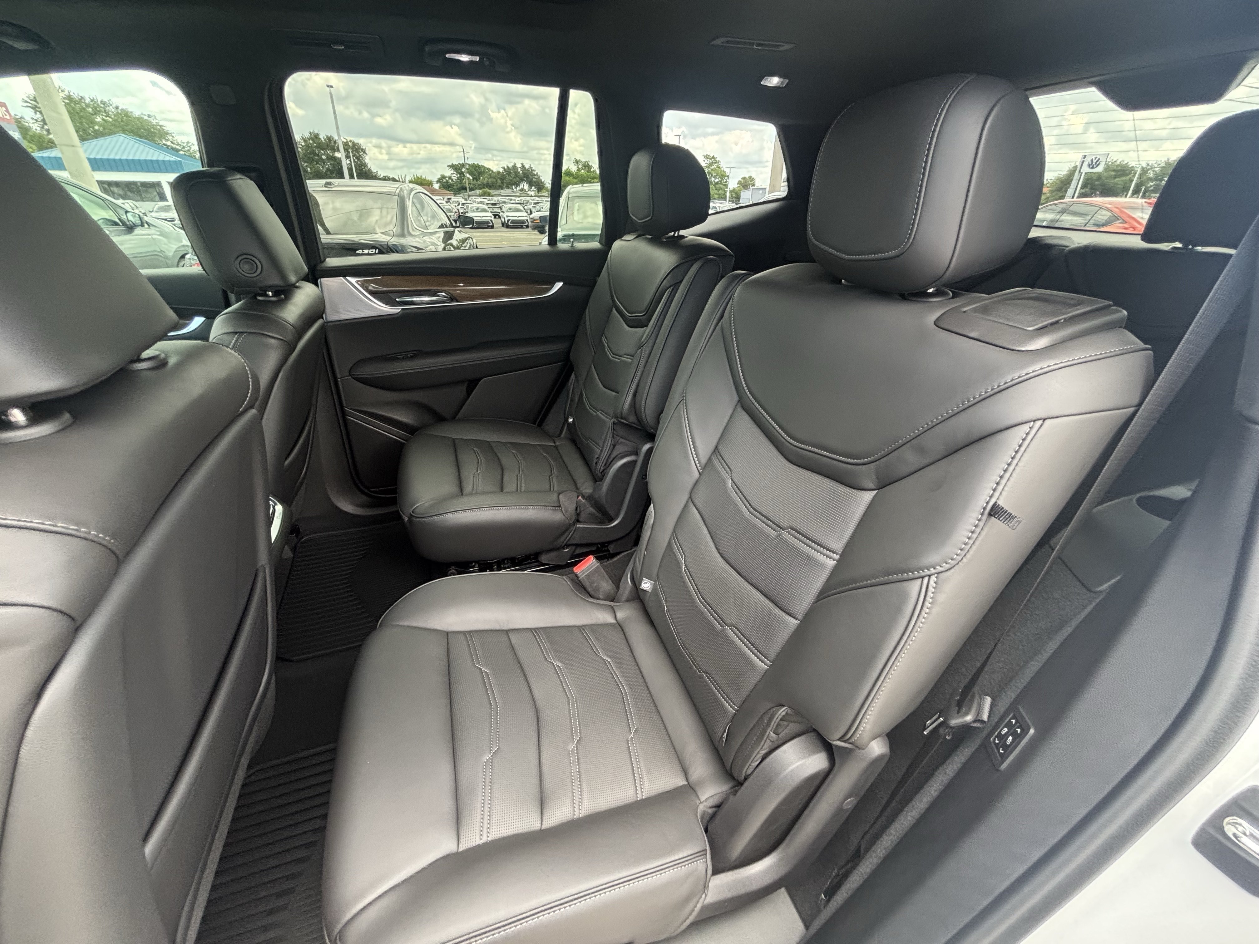 Certified 2023 Cadillac XT6 Sport w/ Platinum Package AWD/4WD image 21