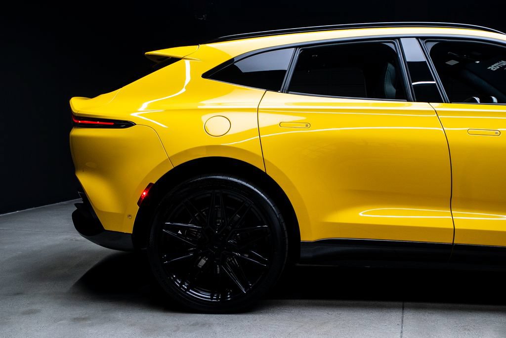 Used 2022 Aston Martin DBX AWD/4WD image 18